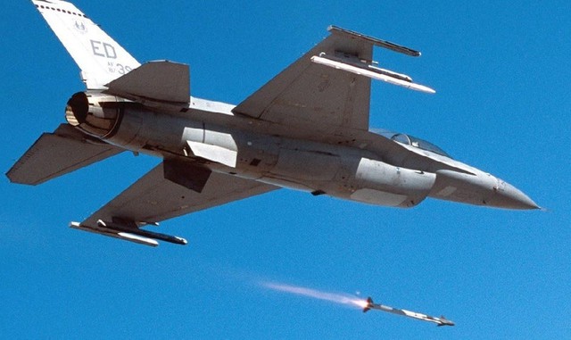 Đức cung cấp tên lửa Sidewinder cho Ukraine tăng cường phòng không - Ảnh 8. Đức cung cấp tên lửa Sidewinder cho Ukraine tăng cường phòng không - Ảnh 8.