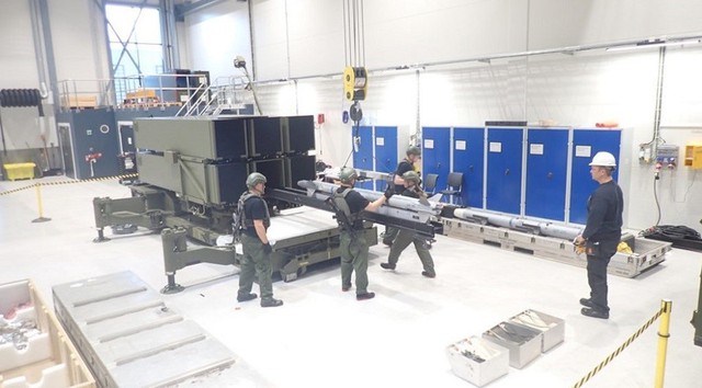 Đức cung cấp tên lửa Sidewinder cho Ukraine tăng cường phòng không - Ảnh 1. Đức cung cấp tên lửa Sidewinder cho Ukraine tăng cường phòng không - Ảnh 1.