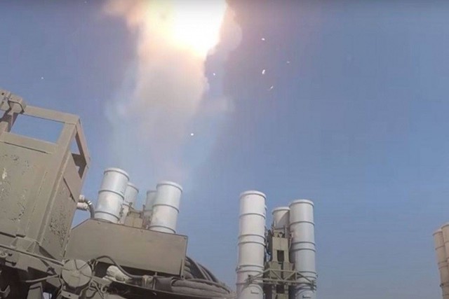 Trung đoàn S - 500 đầu tiên bắt đầu hoạt động chiến đấu tăng cường sức mạnh phòng không Nga - Ảnh 1. Trung đoàn S - 500 đầu tiên bắt đầu hoạt động chiến đấu tăng cường sức mạnh phòng không Nga - Ảnh 1.