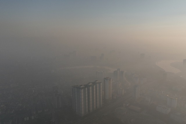 Cận cảnh bộ lọc không khí của một gia đình ở Long Biên: Không ngờ lại đến mức này! - Ảnh 3.