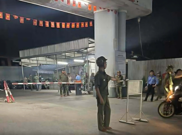 Nam bảo vệ 45 tuổi bị đ&acirc;m tử vong ở cổng bệnh viện: H&eacute; lộ một chuyện xảy ra trước đ&oacute; 10 ph&uacute;t - Ảnh 1.