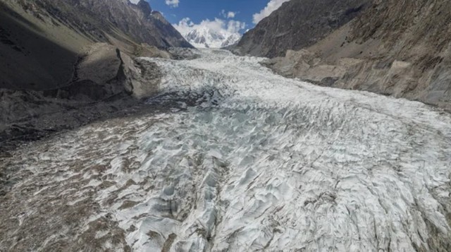 Mất tích giữa núi băng suốt 28 năm, người đàn ông bất ngờ được "nhả" lại theo cách không ai ngờ - Ảnh 2.