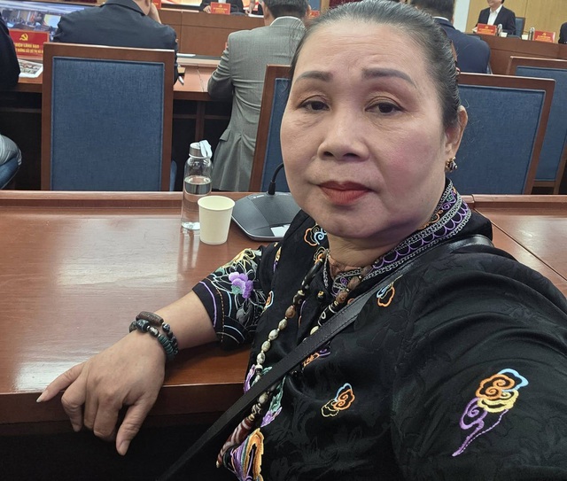 Người phụ nữ ở La Th&agrave;nh (H&agrave; Nội) b&agrave;n giao nh&agrave; sớm lấy tiền mua 100 c&acirc;y v&agrave;ng biết số tiền l&atilde;i m&agrave; cho&aacute;ng - Ảnh 1.