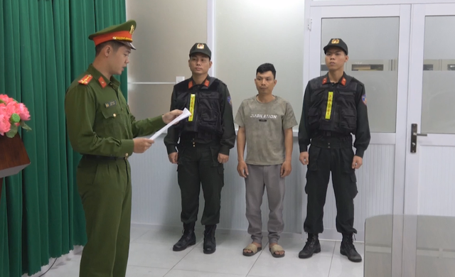 Bắt 'ông trùm' Lê Quang Quyết 33 tuổi, chuyên dùng chất bí mật để 'phù phép' thịt lợn phân phối rộng khắp - Ảnh 3.