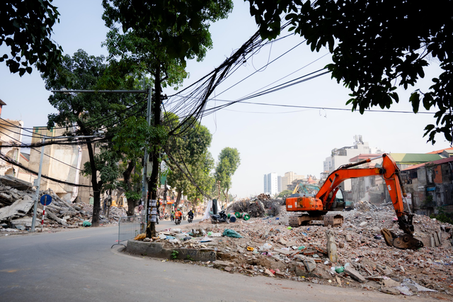 Người phụ nữ ở La Th&agrave;nh (H&agrave; Nội) b&agrave;n giao nh&agrave; sớm lấy tiền mua 100 c&acirc;y v&agrave;ng biết số tiền l&atilde;i m&agrave; cho&aacute;ng - Ảnh 4.