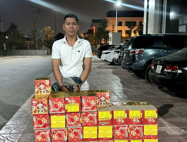 Phát hiện "bí mật" trong 4 bao tải buộc kín trên xe Toyota Camry, bắt tạm giam Nguyễn Văn Hường - Ảnh 1.