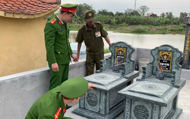 Vụ trục lợi bảo hiểm 1,3 tỷ đồng: H&eacute; lộ người đ&atilde; chở đối tượng giả chết tẩu tho&aacute;t khỏi đ&aacute;m tang giả - Ảnh 2.