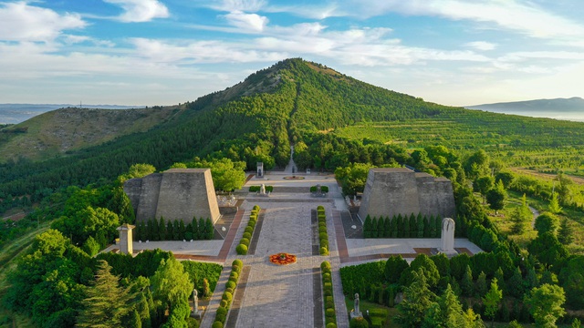 Long mạch Trung Quốc chỉ c&oacute; 3 lăng mộ: Nơi c&ocirc;ng cụ bất lực, chốn chẳng ai d&aacute;m động, cuối c&ugrave;ng l&agrave; ki&ecirc;ng kỵ - Ảnh 2.