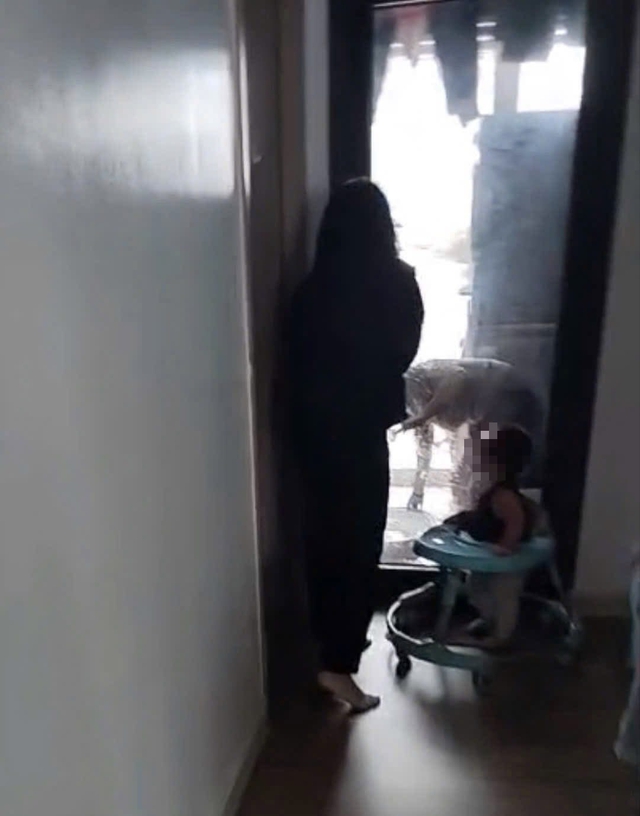 Bức ảnh chụp lô gia căn hộ chung cư khiến nhiều người giật mình thắc mắc: Sao có thể như vậy? - Ảnh 3.