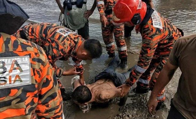 Người đàn ông nhảy cầu sau khi cãi nhau với vợ và cái kết - Ảnh 2.