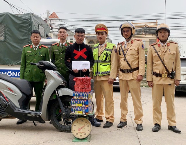 Khám xét khẩn cấp nơi ở Nguyễn Sỹ Nghĩa - Ảnh 1.