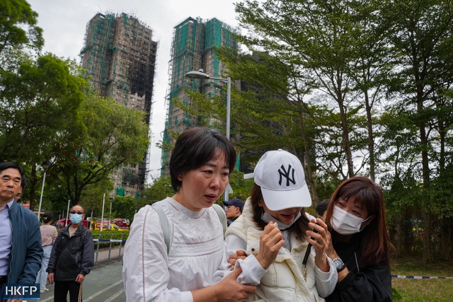 Tròn 1 tuần sau thảm hoạ cháy chung cư Hong Kong: Có những nạn nhân được phát hiện tại vị trí không ngờ - Ảnh 8.