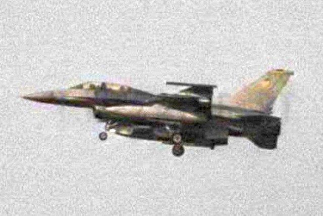Phiên bản F - 16 lạ của Không quân Ukraine gây chú ý trong gói viện trợ mới - Ảnh 1. Phiên bản F - 16 lạ của Không quân Ukraine gây chú ý trong gói viện trợ mới - Ảnh 1.