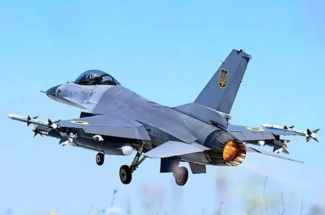 Phiên bản F - 16 lạ của Không quân Ukraine gây chú ý trong gói viện trợ mới - Ảnh 8. Phiên bản F - 16 lạ của Không quân Ukraine gây chú ý trong gói viện trợ mới - Ảnh 8.