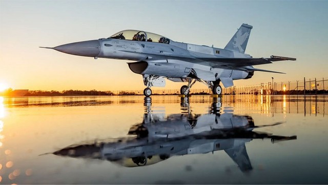 Phiên bản F - 16 lạ của Không quân Ukraine gây chú ý trong gói viện trợ mới - Ảnh 3. Phiên bản F - 16 lạ của Không quân Ukraine gây chú ý trong gói viện trợ mới - Ảnh 3.