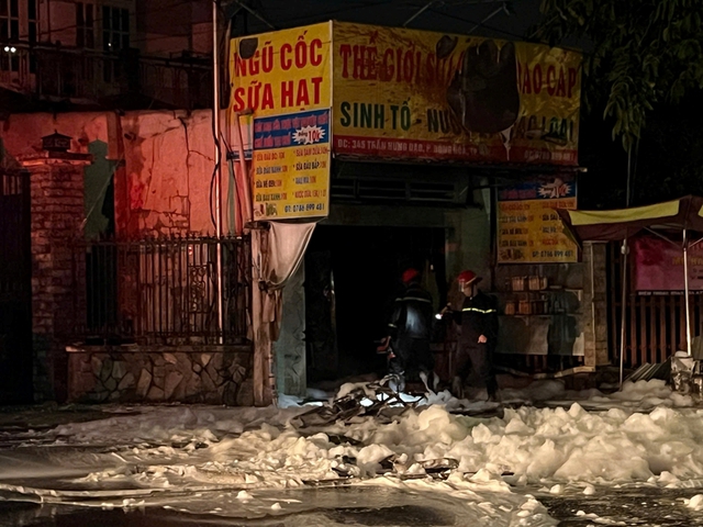 Vụ cháy quán trà sữa khiến 1 người tử vong ở TP.HCM: Chi tiết bất thường trên thi thể nạn nhân - Ảnh 1.