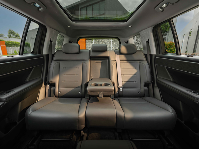 Hyundai Santa Fe bản mới vừa ra mắt Việt Nam, chung hạng Everest m&agrave; đi phố ăn &iacute;t xăng hơn Vios - Ảnh 3.