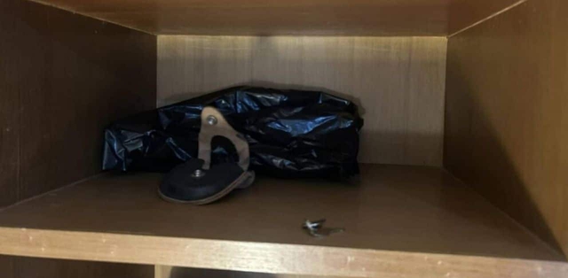 Người đàn ông tử vong trong khách sạn, đầu bị trùm túi nilon, tay trói - Ảnh 2.