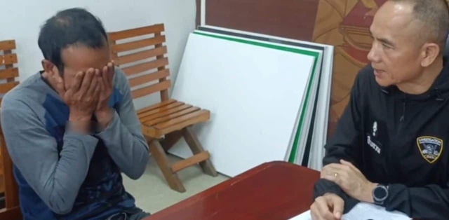 Người đàn ông thiêu bạn gái ngay giữa siêu thị rồi định tự tử, nhân chứng hoảng hốt lao vào ứng cứu - Ảnh 2.