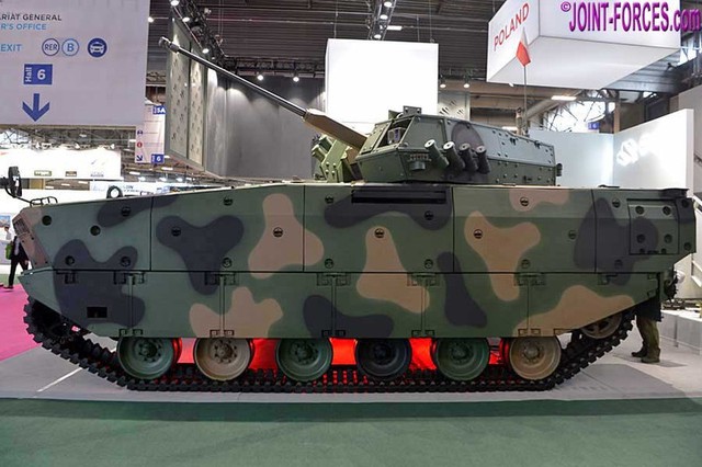Những xe chiến đấu bộ binh Borsuk đầu tiên của Ba Lan chính thức trực chiến - Ảnh 3. Những xe chiến đấu bộ binh Borsuk đầu tiên của Ba Lan chính thức trực chiến - Ảnh 3.