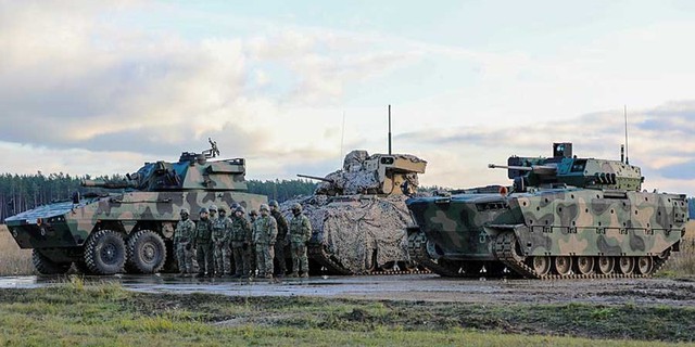 Những xe chiến đấu bộ binh Borsuk đầu tiên của Ba Lan chính thức trực chiến - Ảnh 9. Những xe chiến đấu bộ binh Borsuk đầu tiên của Ba Lan chính thức trực chiến - Ảnh 9.