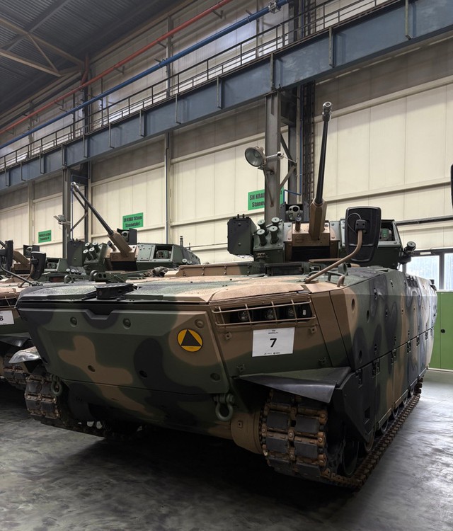 Những xe chiến đấu bộ binh Borsuk đầu tiên của Ba Lan chính thức trực chiến - Ảnh 2. Những xe chiến đấu bộ binh Borsuk đầu tiên của Ba Lan chính thức trực chiến - Ảnh 2.