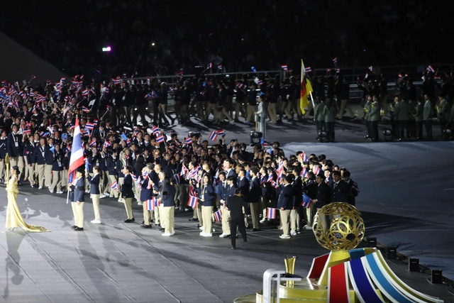 Diễn biến lễ khai mạc SEA Games 33: Ban tổ chức hiển thị sai bản đồ Việt Nam, nhầm quốc kỳ Indonesia - Ảnh 2.