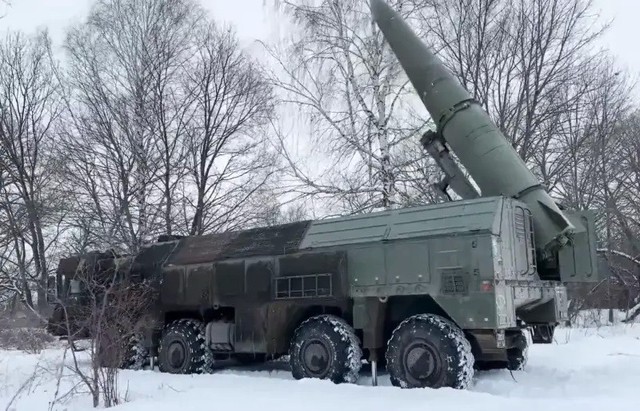 T&ecirc;n lửa 9 M 723 - F Nga đe dọa sở chỉ huy ngầm Ukraine với sức xuy&ecirc;n ph&aacute; mạnh mẽ - Ảnh 1.