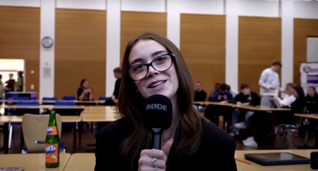 Thầy giáo AI lên lớp dạy 5 chủ đề, nữ sinh nói: "Em đã nhìn thẳng vào mắt của thầy và hỏi" - Ảnh 2.