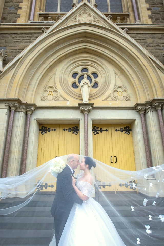 Cưới giám đốc Tây hơn 14 tuổi, vợ trẻ tiết lộ điều bất ổn mỗi đêm ngủ cùng chồng - Ảnh 6.