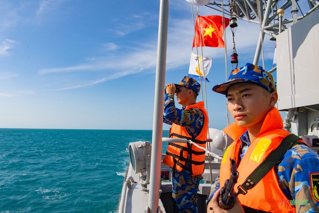 Chiến hạm Việt Nam sánh vai cùng tàu chiến 16 nước: Màn lột xác "Made by Vietnam" khiến báo Nga kinh ngạc - Ảnh 1.