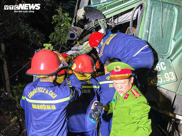 Tai nạn xe khách Sơn La: Gia đình 13 người xuống Hà Nội ăn cưới, 3 thành viên tử vong? - Ảnh 3.