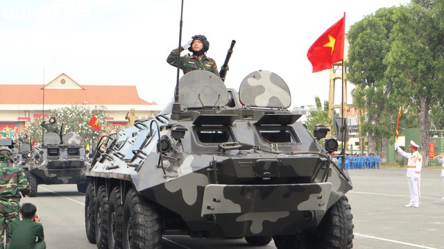 Choáng ngợp Lễ ra quân của lực lượng quân đội, công an TP.HCM: 3.200 người cùng hàng loạt xe bọc thép - Ảnh 6.