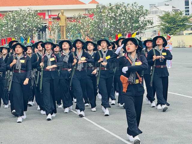 Choáng ngợp Lễ ra quân của lực lượng quân đội, công an TP.HCM: 3.200 người cùng hàng loạt xe bọc thép - Ảnh 9.