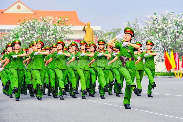 Choáng ngợp Lễ ra quân của lực lượng quân đội, công an TP.HCM: 3.200 người cùng hàng loạt xe bọc thép - Ảnh 7.