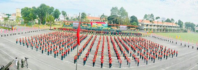 Choáng ngợp Lễ ra quân của lực lượng quân đội, công an TP.HCM: 3.200 người cùng hàng loạt xe bọc thép - Ảnh 2.