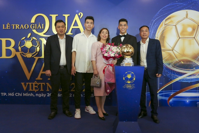 TRỰC TIẾP GALA QBV Việt Nam: Nguyễn Tiến Linh đoạt QBV Việt Nam 2024 - Ảnh 10.