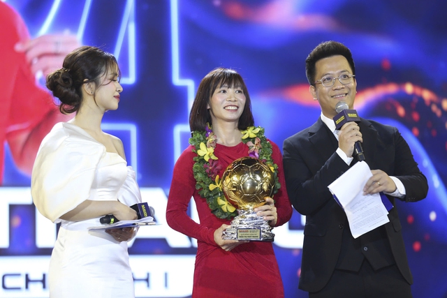 TRỰC TIẾP GALA QBV Việt Nam: Nguyễn Tiến Linh đoạt QBV Việt Nam 2024 - Ảnh 4.