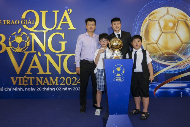 TRỰC TIẾP GALA QBV Việt Nam: Nguyễn Tiến Linh đoạt QBV Việt Nam 2024 - Ảnh 11.