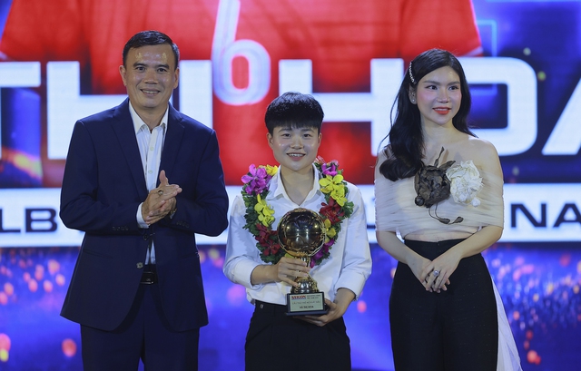 TRỰC TIẾP GALA QBV Việt Nam: Nguyễn Tiến Linh đoạt QBV Việt Nam 2024 - Ảnh 9.