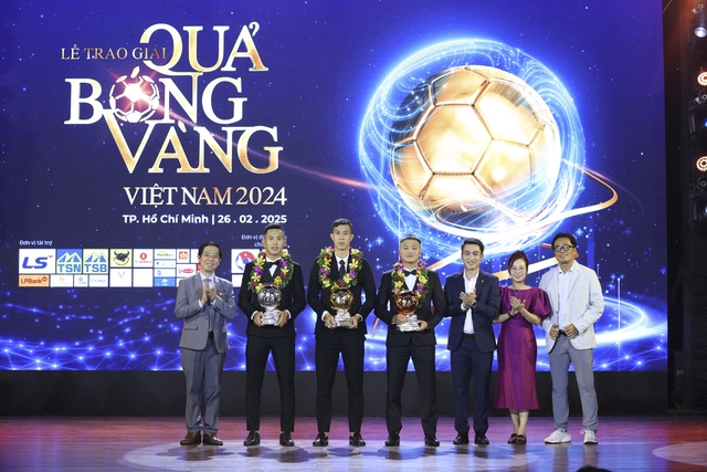 TRỰC TIẾP GALA QBV Việt Nam: Nguyễn Tiến Linh đoạt QBV Việt Nam 2024 - Ảnh 7.