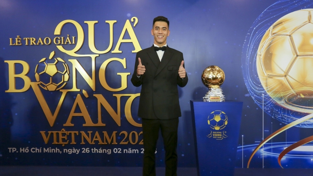 TRỰC TIẾP GALA QBV Việt Nam: Nguyễn Tiến Linh đoạt QBV Việt Nam 2024 - Ảnh 1.