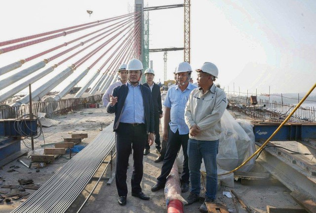 Cầu vượt cửa biển nghìn tỷ dài nhất miền Trung: Công trình cấp đặc biệt, 2 tháng nữa đến mốc quan trọng - Ảnh 1.