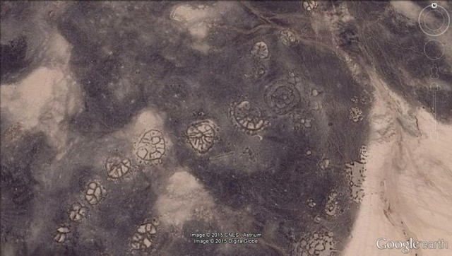 Khám phá Hình ảnh Google Earth độc lạ: Bí ẩn từ Kazakhstan đến đảo Vostok - Ảnh 4.