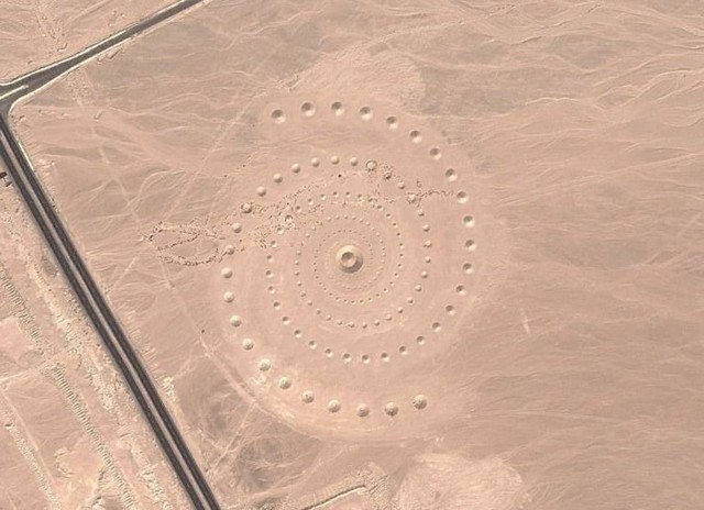 Khám phá Hình ảnh Google Earth độc lạ: Bí ẩn từ Kazakhstan đến đảo Vostok - Ảnh 10.