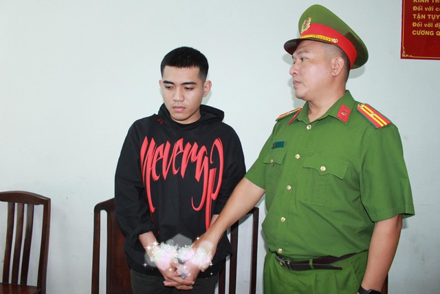 Vụ bắt khẩn cấp 9 người khiêng quan tài diễu phố: Lời khai của Hồ Ngọc Tuấn - Ảnh 3.