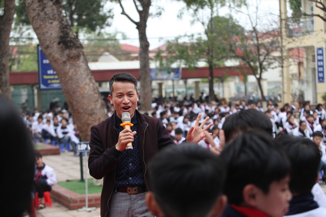 "Bao giờ chúng em được đọc những cuốn sách này?" - Ảnh 10. "Bao giờ chúng em được mượn những cuốn sách này?" - Ảnh 10.