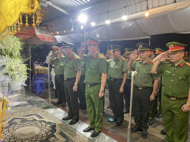 Hoàn cảnh chiến sĩ cảnh sát bị đâm tử vong ở Vũng Tàu: Gia đình không có nhà, phải ở nhờ bà ngoại - Ảnh 2.