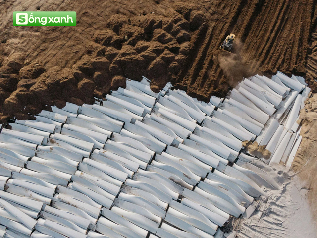 Nghĩa địa tua-bin gió độc nhất vô nhị ở Mỹ, chứa hơn 4.000 "khúc xương trắng" khổng lồ: Thế kỷ vẫn còn nguyên - Ảnh 1. Nghĩa địa tua-bin gió độc nhất vô nhị ở Mỹ, chứa hơn 4.000 "khúc xương trắng" khổng lồ: Thế kỷ vẫn còn nguyên - Ảnh 1.