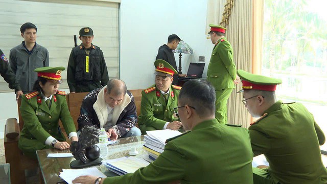 Choáng ngợp với căn biệt thự của trùm giang hồ Tuấn "trắng" vừa bị bắt - Ảnh 8.